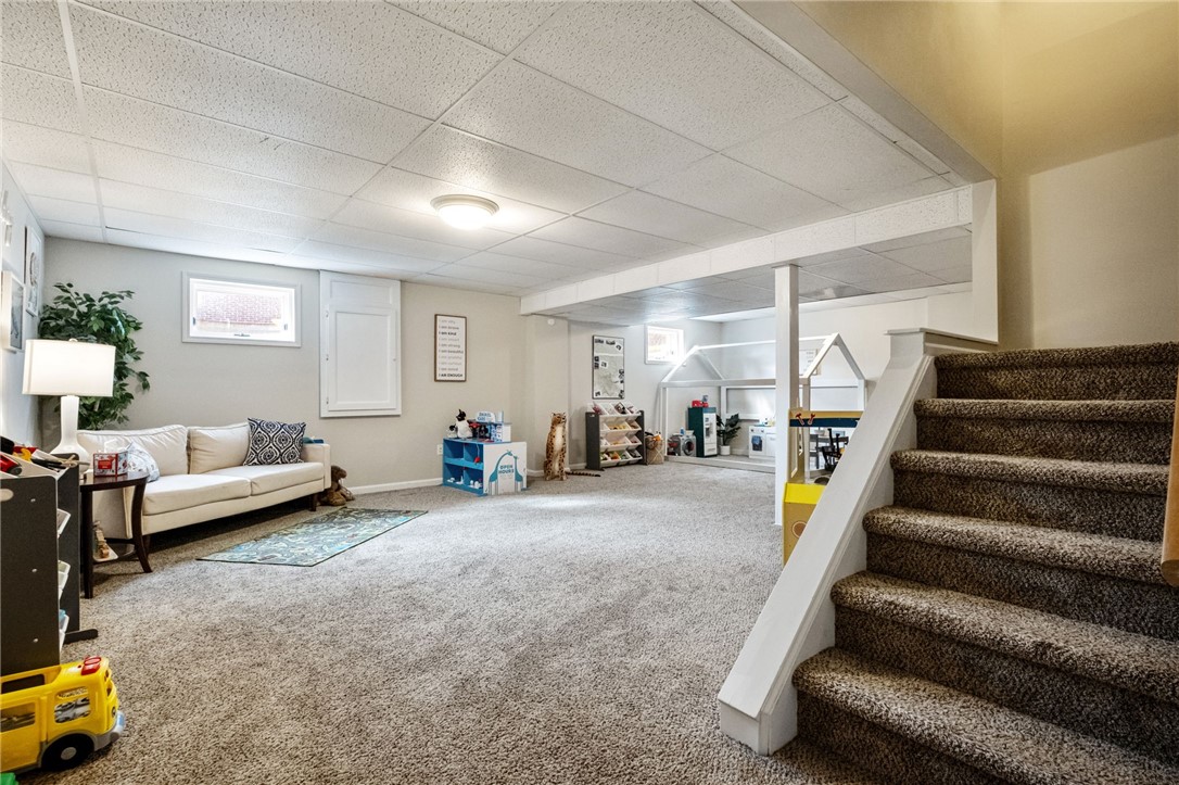 Cranberry Twp, Pennsylvania 16066, United States, 4 Bedrooms Bedrooms, ,3 BathroomsBathrooms,Residential,Pending,8440