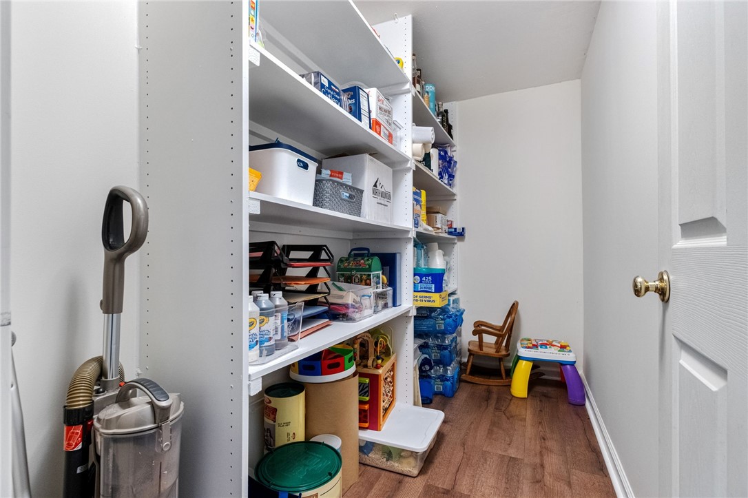 Cranberry Twp, Pennsylvania 16066, United States, 4 Bedrooms Bedrooms, ,3 BathroomsBathrooms,Residential,Pending,8440