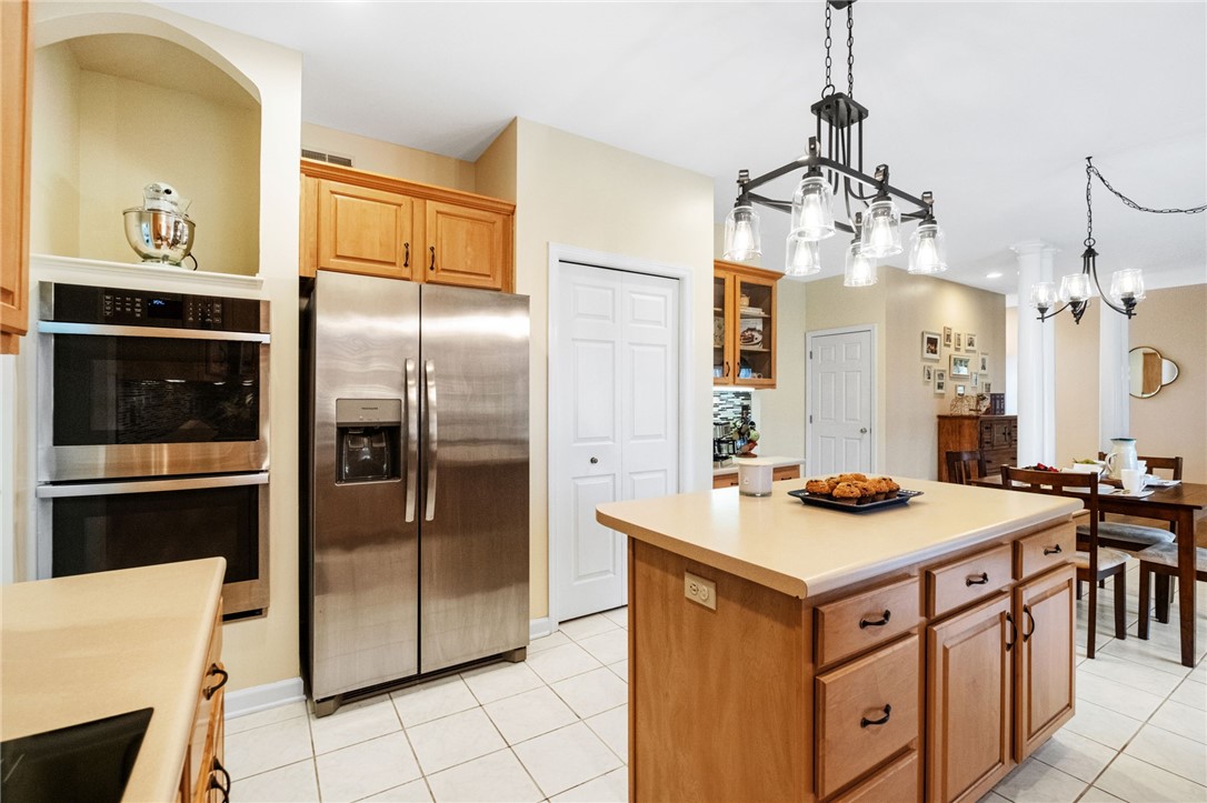 Cranberry Twp, Pennsylvania 16066, United States, 4 Bedrooms Bedrooms, ,3 BathroomsBathrooms,Residential,Pending,8440