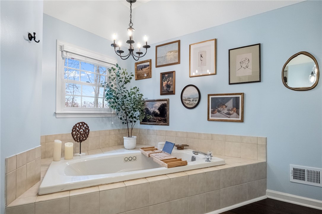 Cranberry Twp, Pennsylvania 16066, United States, 4 Bedrooms Bedrooms, ,3 BathroomsBathrooms,Residential,Pending,8440