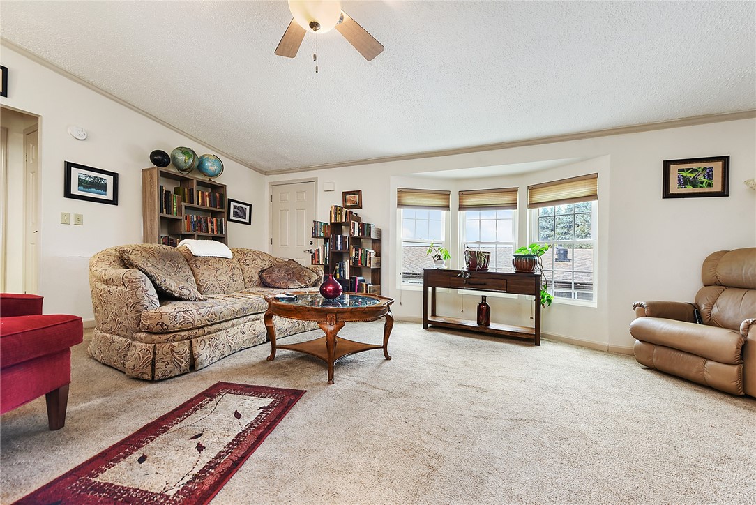 308 Glendale Ln, Murrysville, Pennsylvania image 3