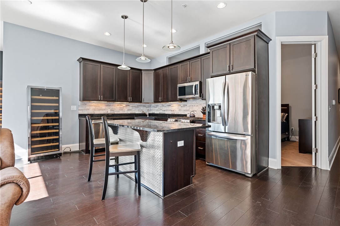 301 5th Ave 719