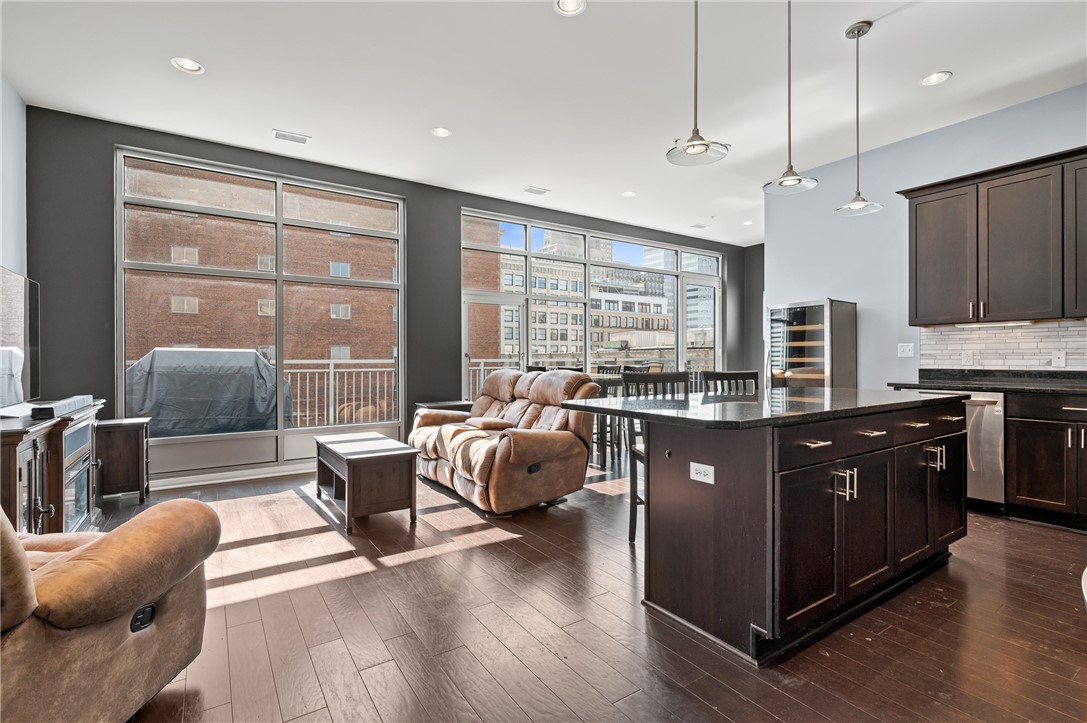 301 5th Ave 719
