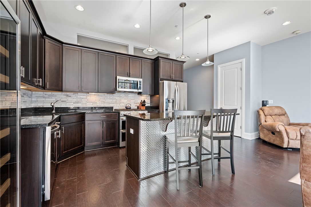 301 5th Ave 719