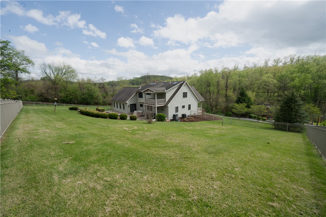 657 Lakeview Dr