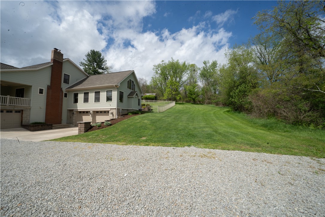 657 Lakeview Dr