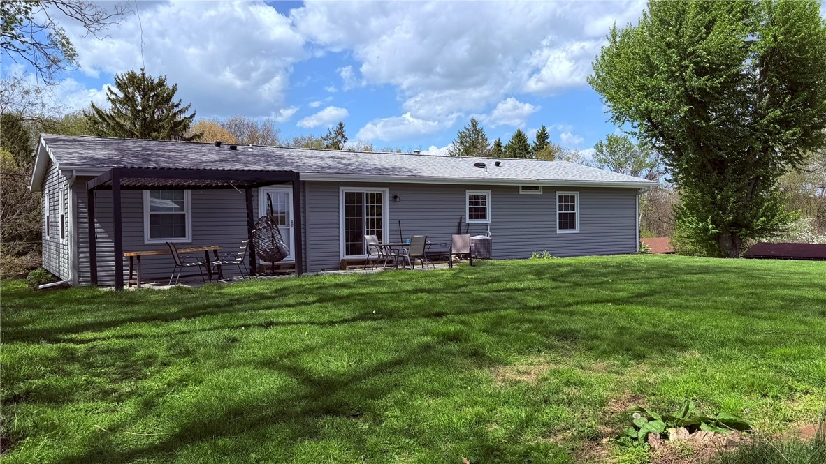 107 W Hillcrest Rd
