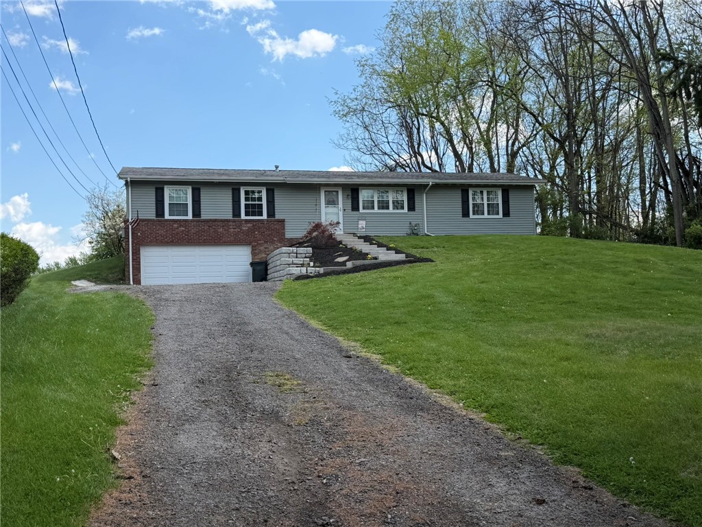 107 W Hillcrest Rd