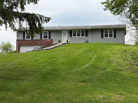 Photo of 107 W Hillcrest Rd, Eighty Four, PA 15330 (MLS # 1751604)