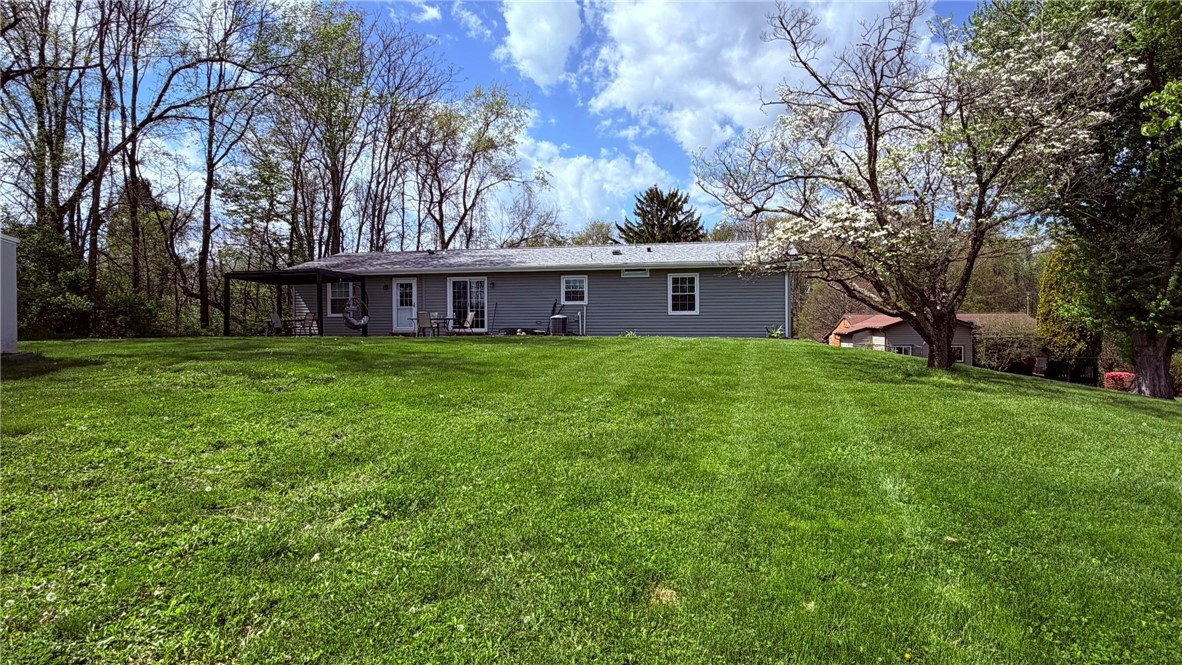 107 W Hillcrest Rd