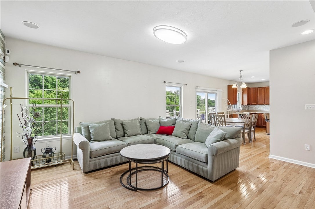 443 Isabella Court