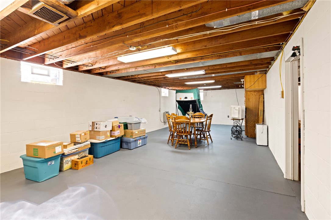 Somerset Twp, Pennsylvania 15501, United States, 3 Bedrooms Bedrooms, ,2 BathroomsBathrooms,Residential,Pending,160276