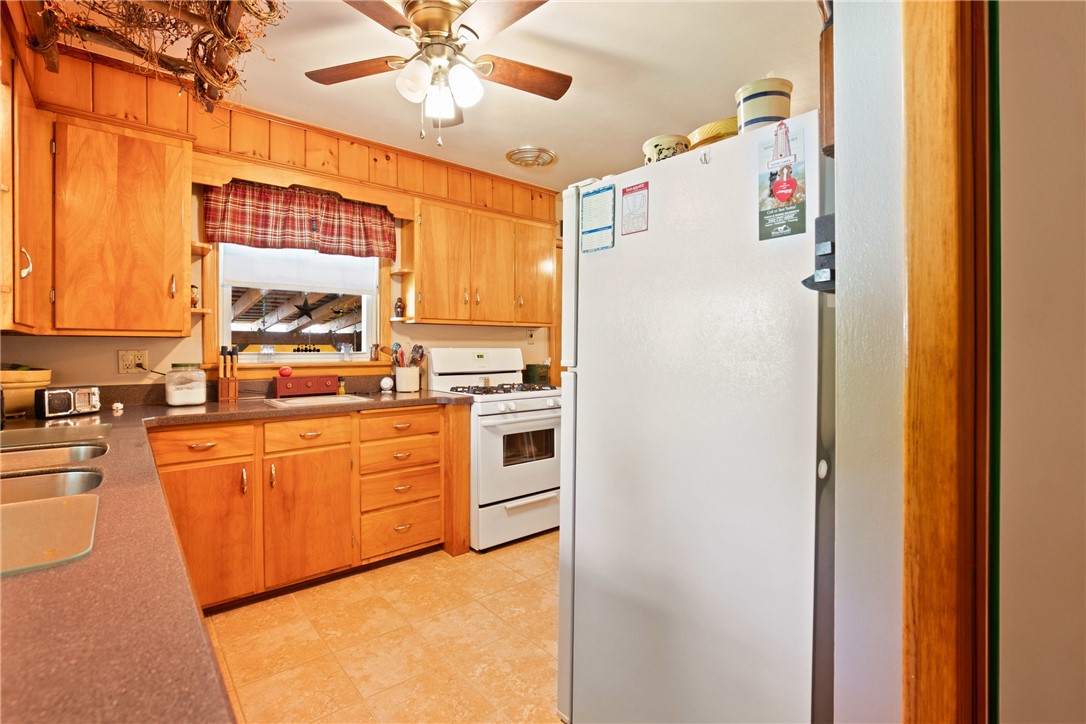 Somerset Twp, Pennsylvania 15501, United States, 3 Bedrooms Bedrooms, ,2 BathroomsBathrooms,Residential,Pending,160276