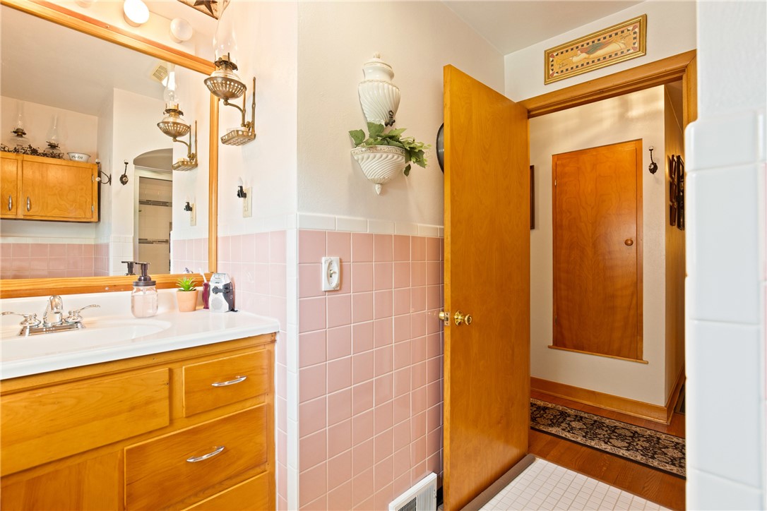 Somerset Twp, Pennsylvania 15501, United States, 3 Bedrooms Bedrooms, ,2 BathroomsBathrooms,Residential,Pending,160276