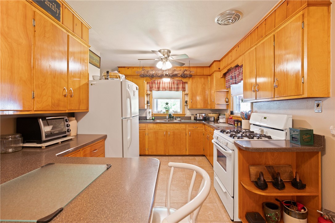 Somerset Twp, Pennsylvania 15501, United States, 3 Bedrooms Bedrooms, ,2 BathroomsBathrooms,Residential,Pending,160276