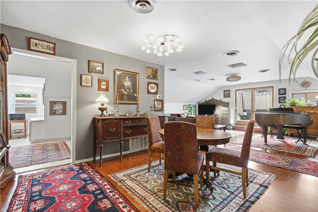 825 Morewood Ave PH2