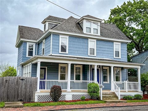 Photo of 805 E Brady St, Butler, PA 16001 (MLS # 1751340)