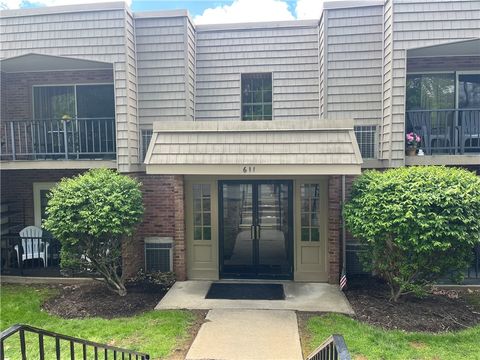 Photo of 611 Calais Dr #4203, Pittsburgh, PA 15237 (MLS # 1749539)