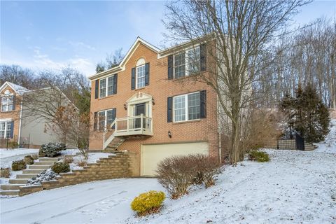 Photo of 639 White Pine Dr, Mars, PA 16046 (MLS # 1737321)