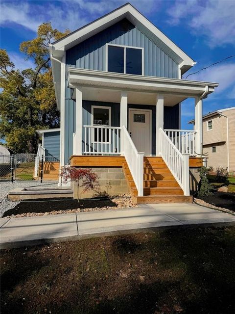 Photo of 2888 Cedar St, Bethel Park, PA 15102 (MLS # 1727557)