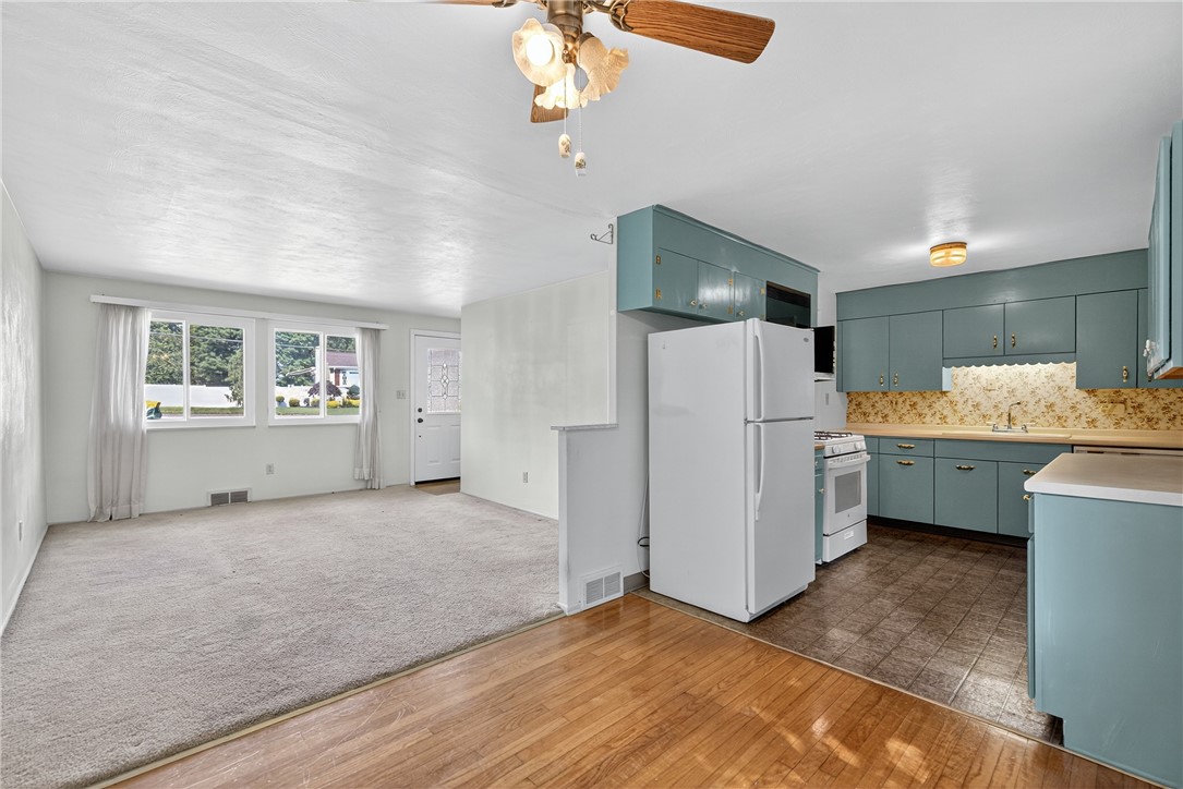 212 Burch Dr