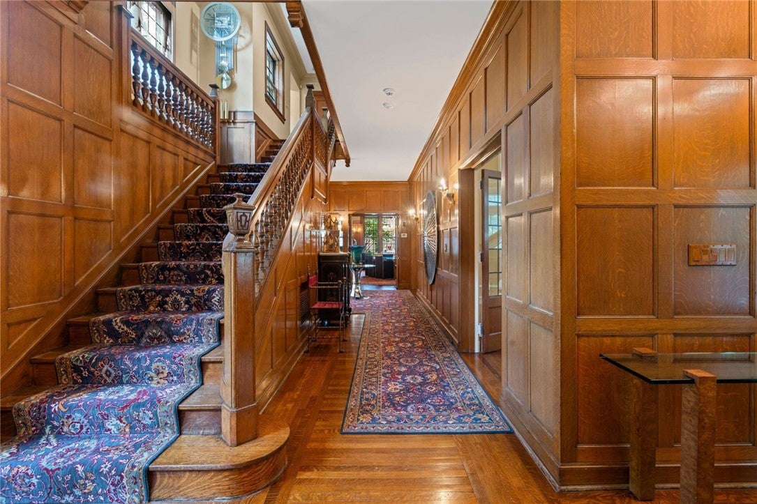 5563 Northumberland Street