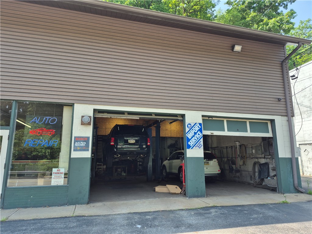 2702 Saw Mill Run Blvd