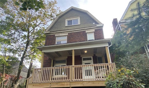 Photo for 915 Brownsville Rd