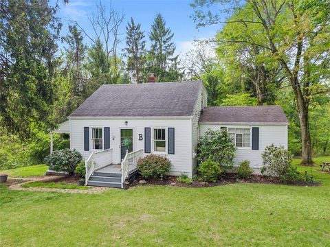 134 Elm Ln Moon/Crescent Twp PA 15108