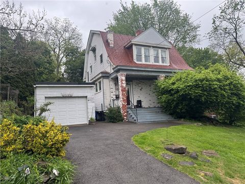 Photo of 408 Dickson Ave, Pittsburgh, PA 15202 (MLS # 1751847)