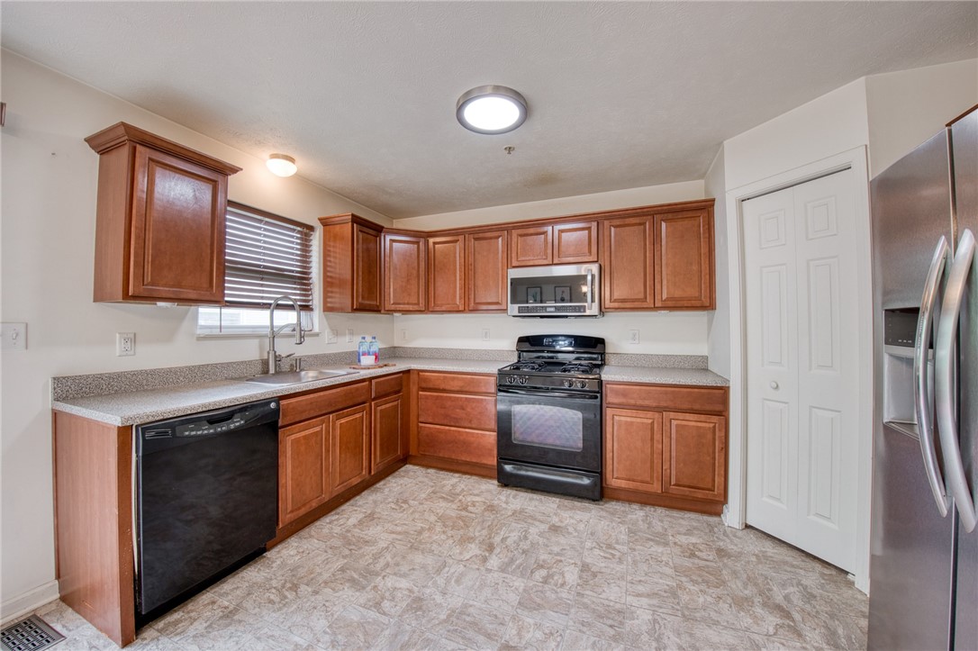 204 Ascot Ct