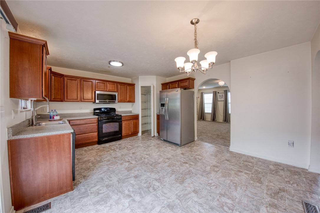 204 Ascot Ct