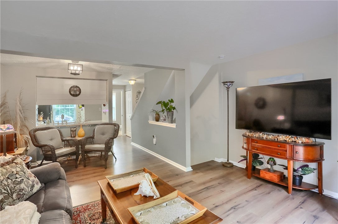 29 Meanor St