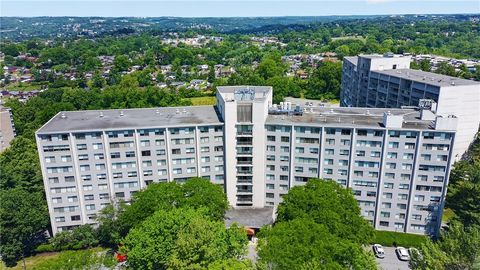 Photo of 1150 Bower Hill Rd #703A, Pittsburgh, PA 15243 (MLS # 1759431)