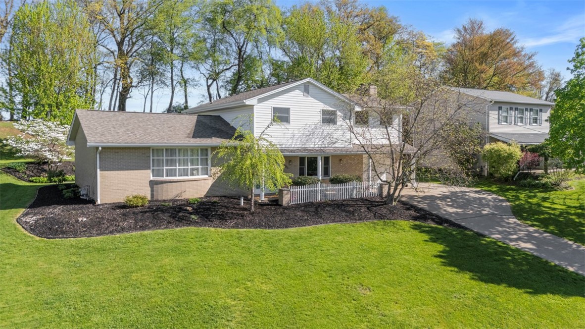 638 Morningstar Dr Dr, Franklin, Pennsylvania image 2