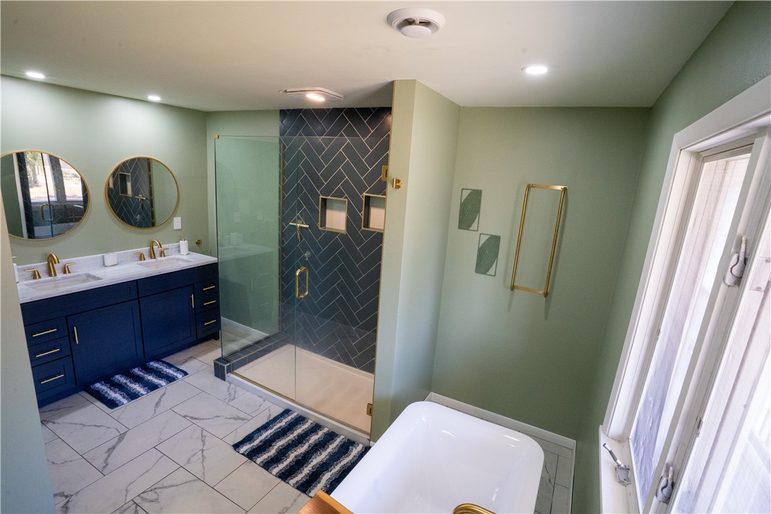 Scott Twp - Law, Pennsylvania 16101, United States, 5 Bedrooms Bedrooms, ,3 BathroomsBathrooms,Residential,Contingent,88479