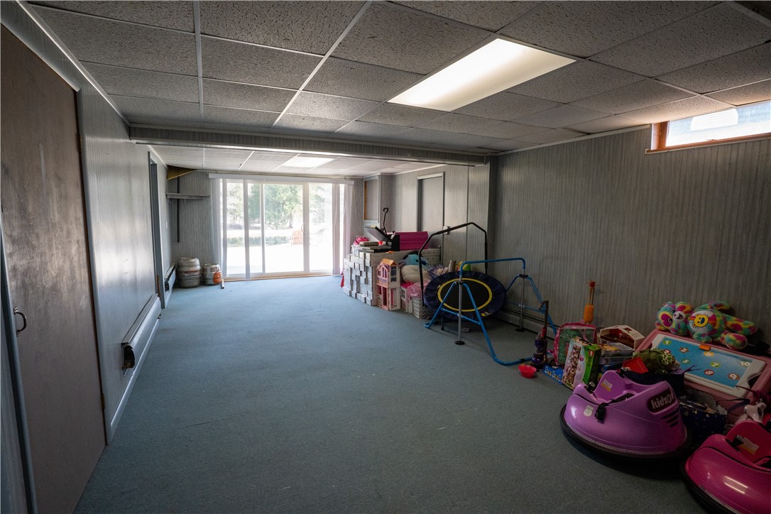 Scott Twp - Law, Pennsylvania 16101, United States, 5 Bedrooms Bedrooms, ,3 BathroomsBathrooms,Residential,Contingent,88479