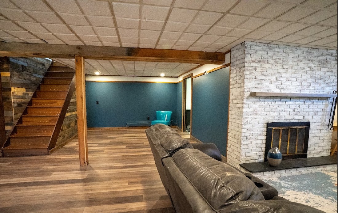 Scott Twp - Law, Pennsylvania 16101, United States, 5 Bedrooms Bedrooms, ,3 BathroomsBathrooms,Residential,Contingent,88479