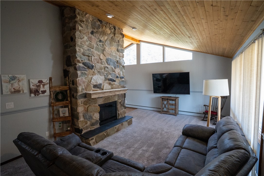 Scott Twp - Law, Pennsylvania 16101, United States, 5 Bedrooms Bedrooms, ,3 BathroomsBathrooms,Residential,Contingent,88479