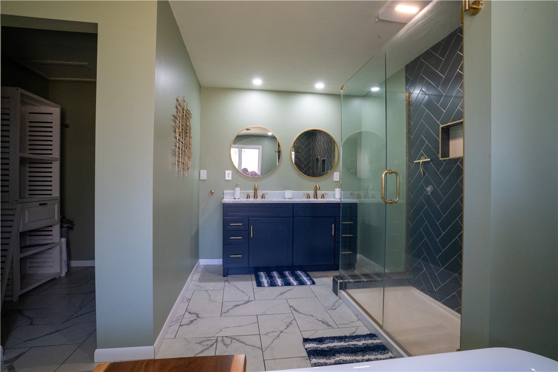 Scott Twp - Law, Pennsylvania 16101, United States, 5 Bedrooms Bedrooms, ,3 BathroomsBathrooms,Residential,Contingent,88479