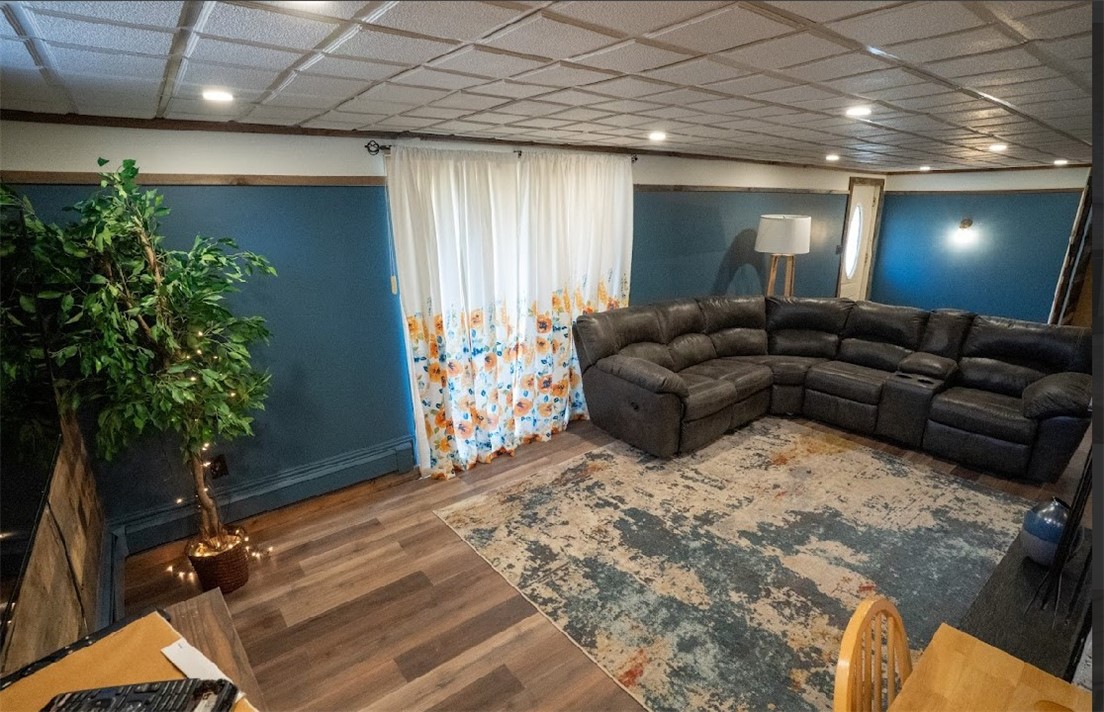 Scott Twp - Law, Pennsylvania 16101, United States, 5 Bedrooms Bedrooms, ,3 BathroomsBathrooms,Residential,Contingent,88479