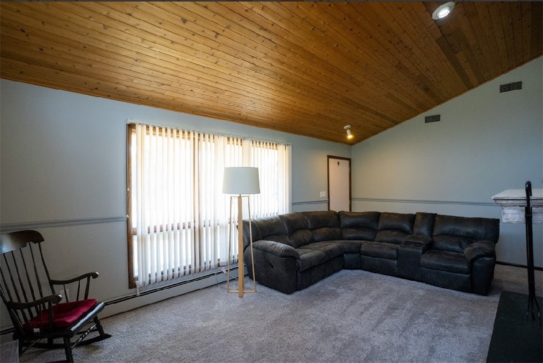 Scott Twp - Law, Pennsylvania 16101, United States, 5 Bedrooms Bedrooms, ,3 BathroomsBathrooms,Residential,Contingent,88479