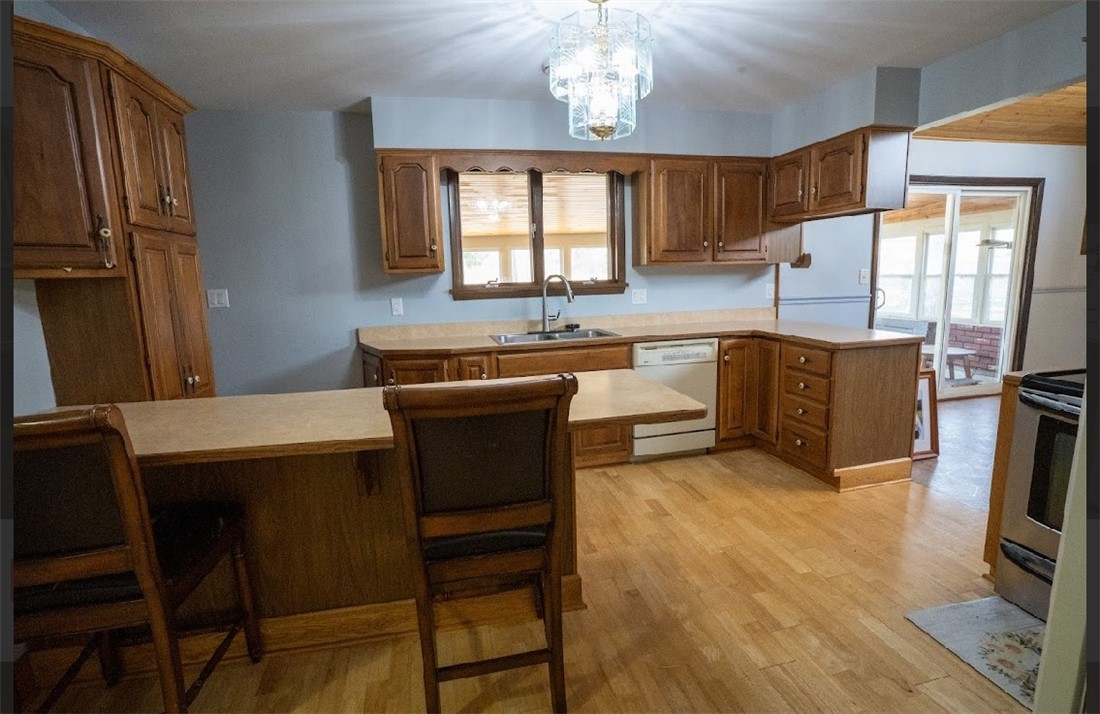 Scott Twp - Law, Pennsylvania 16101, United States, 5 Bedrooms Bedrooms, ,3 BathroomsBathrooms,Residential,Contingent,88479