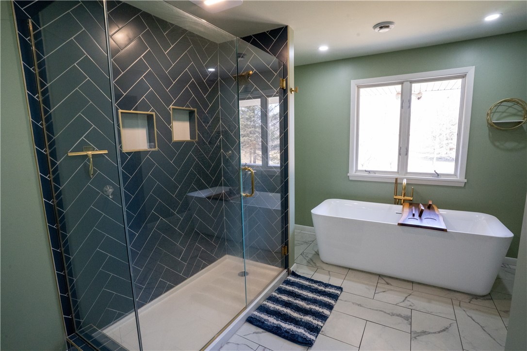 Scott Twp - Law, Pennsylvania 16101, United States, 5 Bedrooms Bedrooms, ,3 BathroomsBathrooms,Residential,Contingent,88479