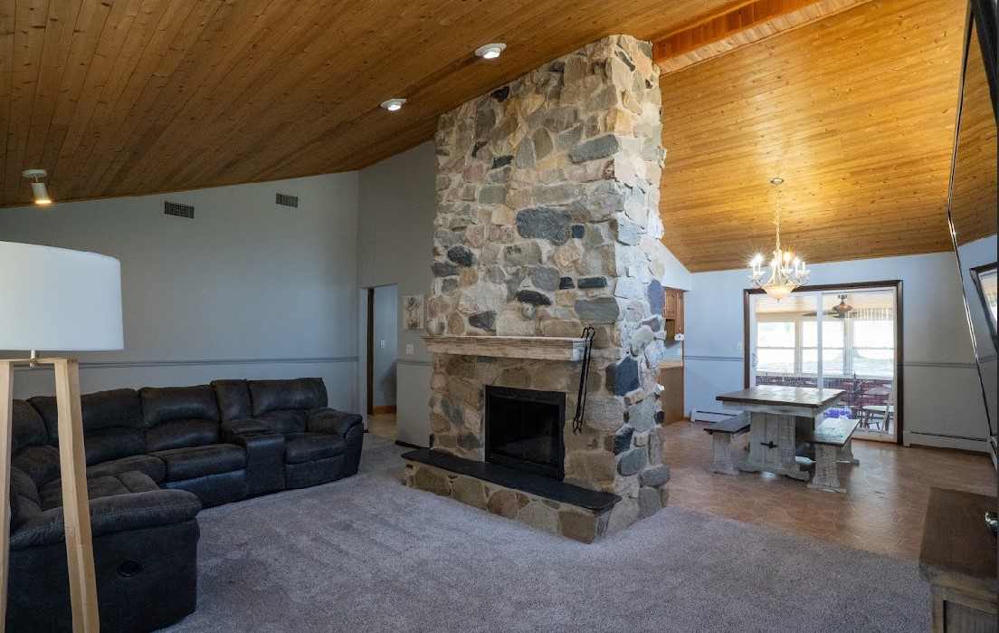 Scott Twp - Law, Pennsylvania 16101, United States, 5 Bedrooms Bedrooms, ,3 BathroomsBathrooms,Residential,Contingent,88479