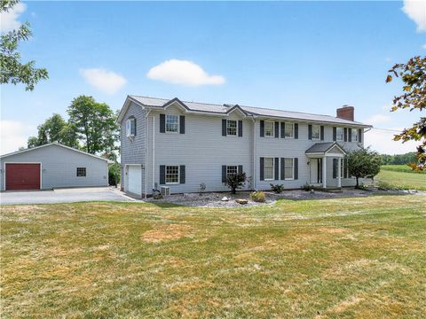 Photo of 1378 Mile Hill Rd, Ellwood City, PA 16117 (MLS # 1732396)