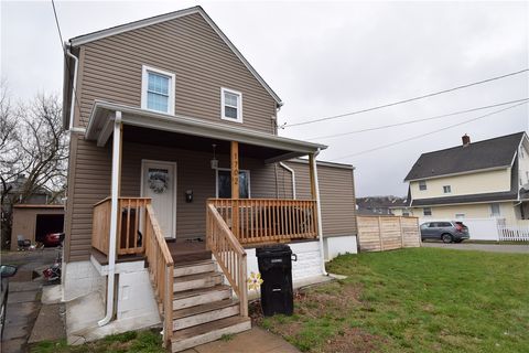 Photo of 1702 Mcminn St, Aliquippa, PA 15001 (MLS # 1746952)
