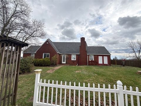 Photo of 436 Fannie St, Mc Donald, PA 15057 (MLS # 1746482)