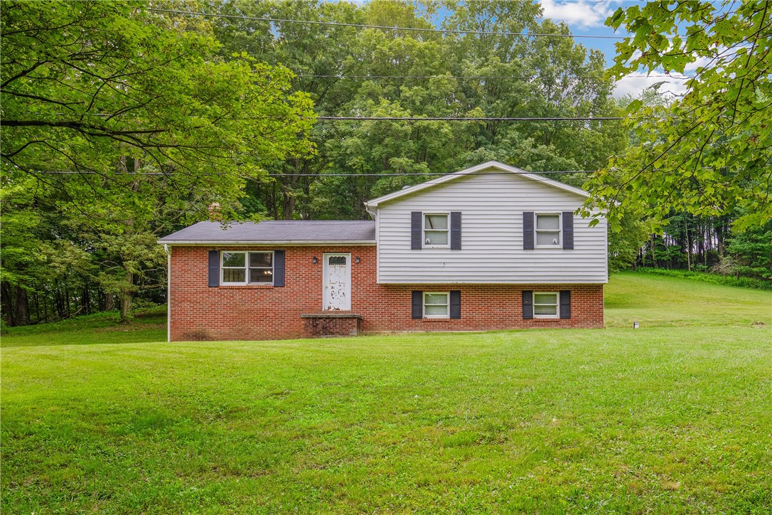 South Fork, Pennsylvania 15956, United States, 3 Bedrooms Bedrooms, ,2 BathroomsBathrooms,Residential,Active,169613