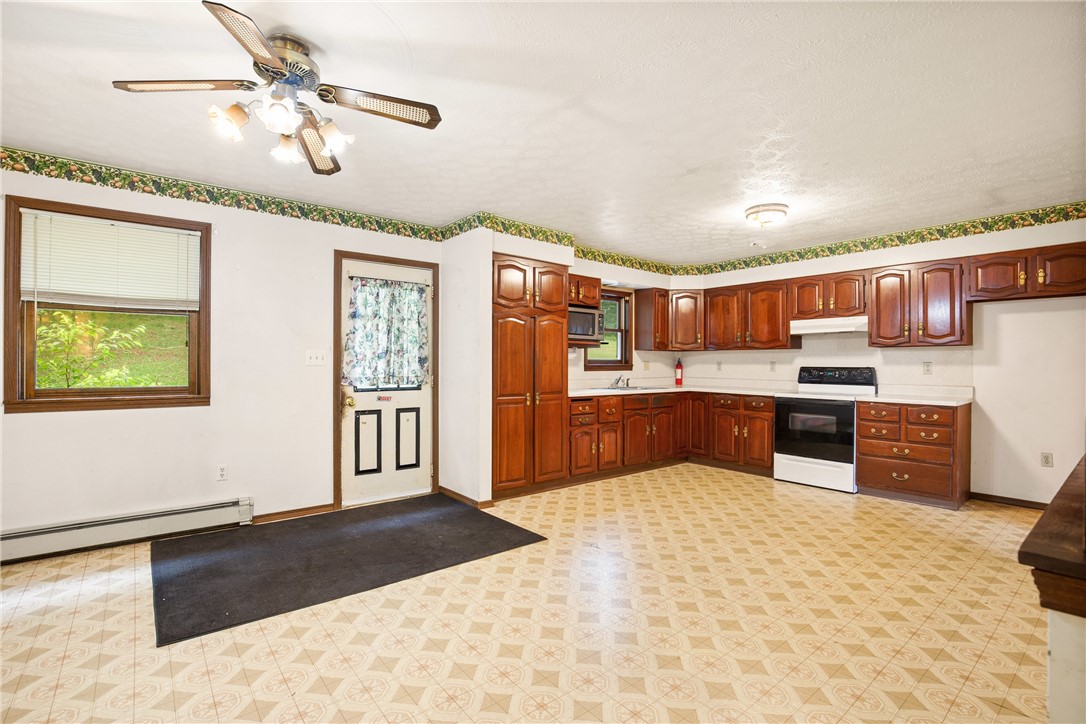 South Fork, Pennsylvania 15956, United States, 3 Bedrooms Bedrooms, ,2 BathroomsBathrooms,Residential,Active,169613